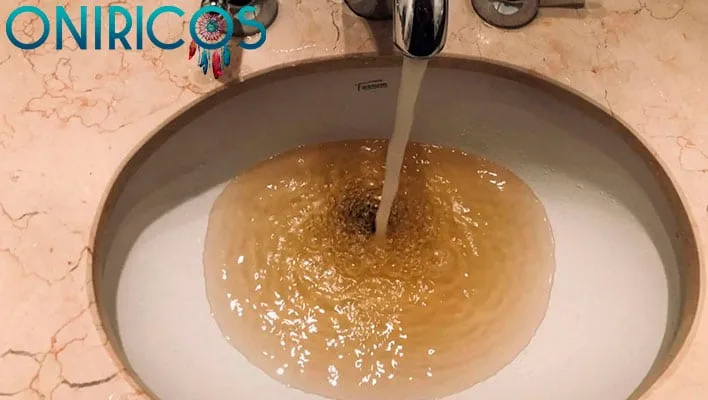 dreaming about dirty water in the house - oneiromancy