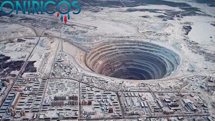 śnić o dziurach - oniromancja