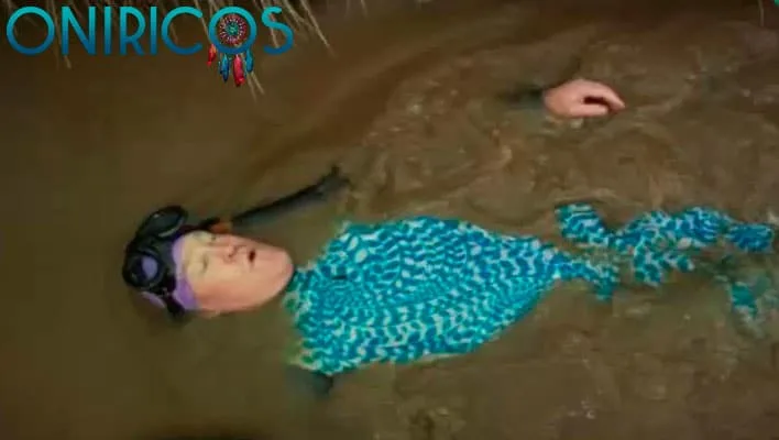 dreaming about bathing in dirty water - oneiromancy