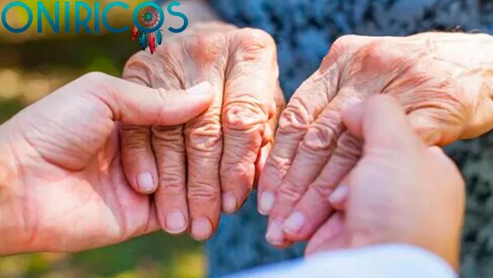 dreaming about your grandmother's hands - oneiromancy