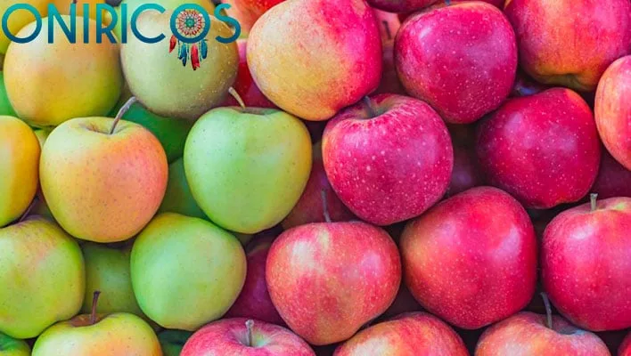 dreaming about apples - oneiromancy