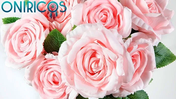 śnić o bukiecie sztucznych róż - oniromancja