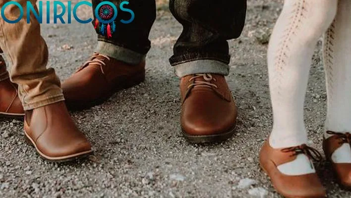 dreaming about men's shoes - oneiromancy