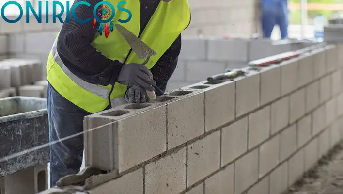 SOÑAR con MUROS | TAPIAS | VALLAS ¿Qué Significa? ¿Qué quiere decir este sueño? 4 soñar con construir un muro - oniromancia